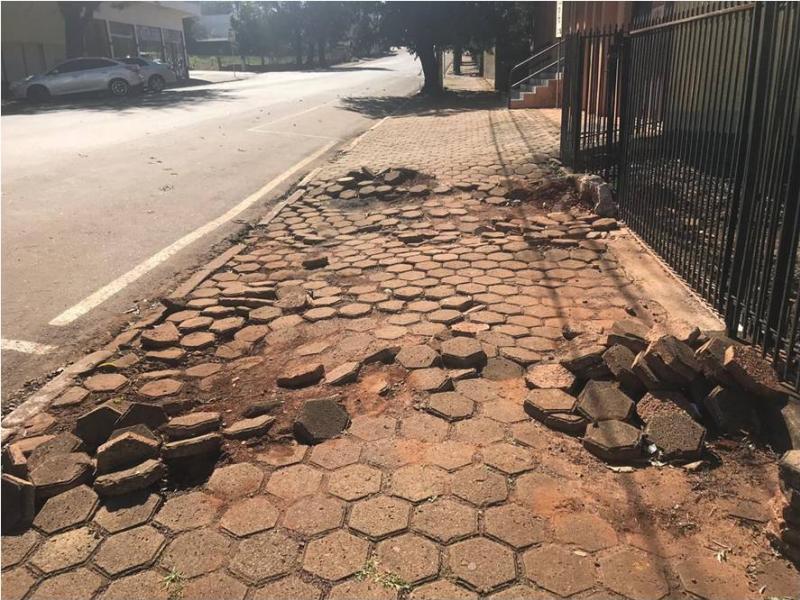 Júnior Gurtat e acadêmicos da Univel trabalham por melhorias na acessibilidade